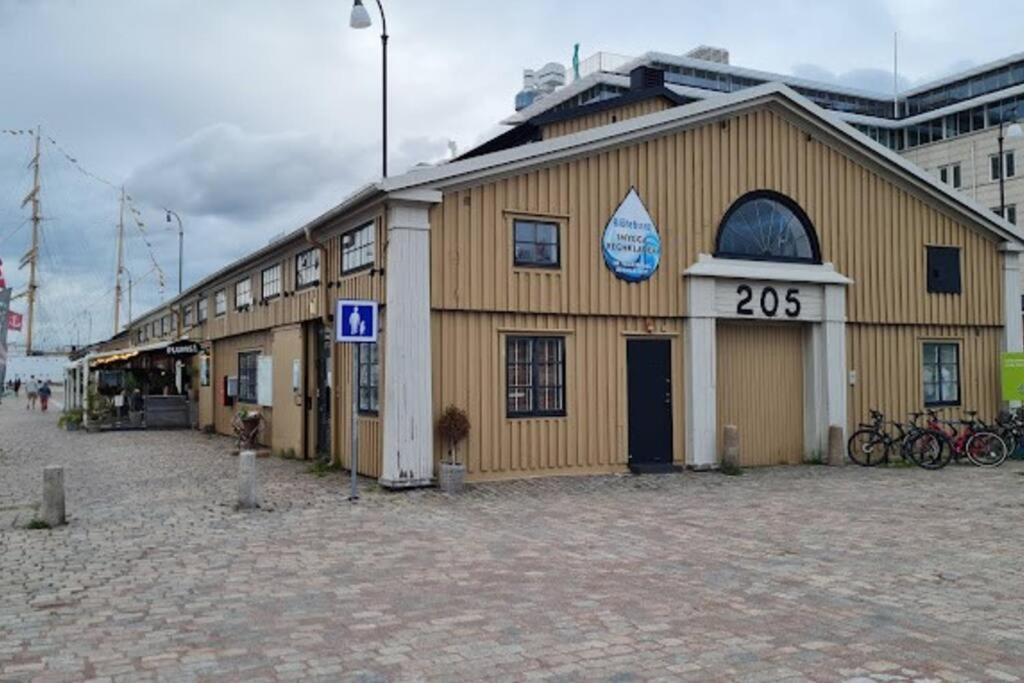 Båthotell Husbaten Vega 2